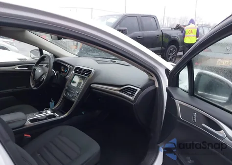 2019 Ford Fusion Hybrid Se from USA, damaged, VIN 3FA6P0LU9KR185730